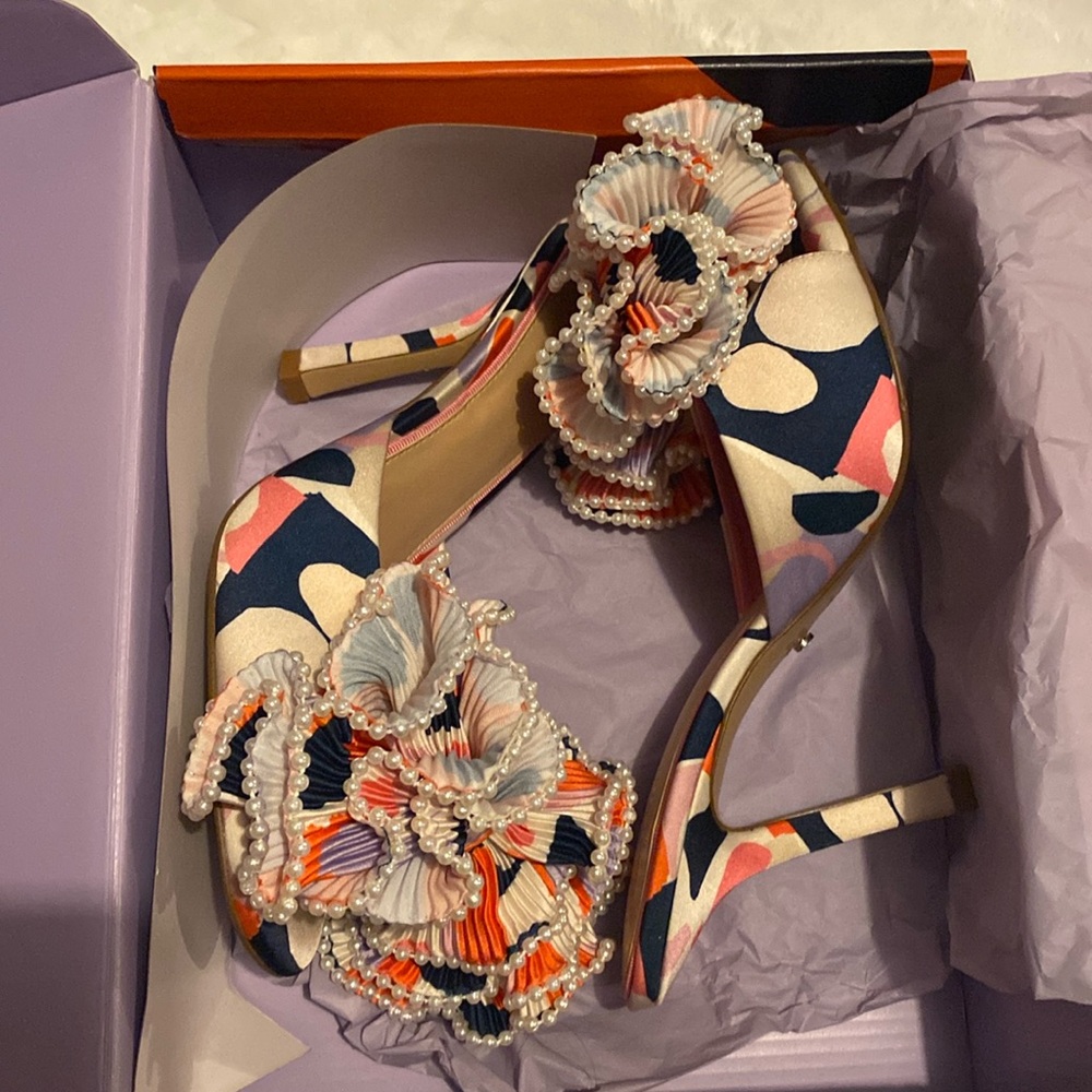 Women’s heel sandal Gianni bini size 8